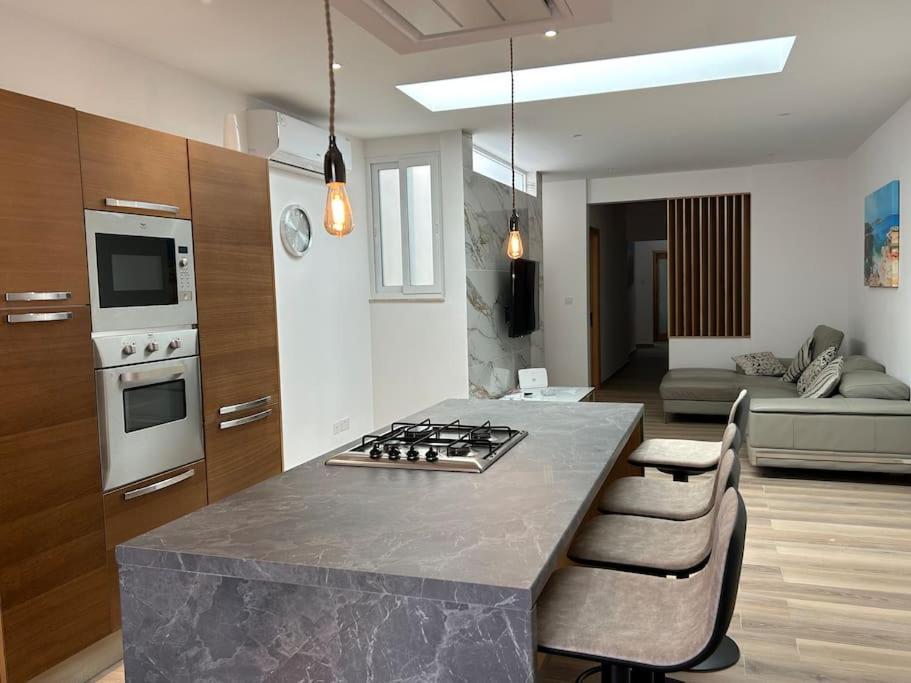 Apartament A Flat In The Heart Of Bugibba San Pawl il-Baħar Zewnętrze zdjęcie